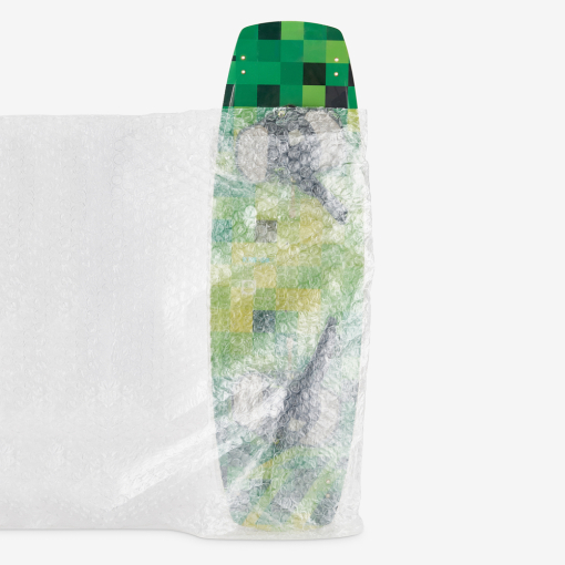 Fill & Wrap Luftpolsterfolie mit großen Noppen in Anwendung – Umwicklung eines großen Produkts, Transportschutz