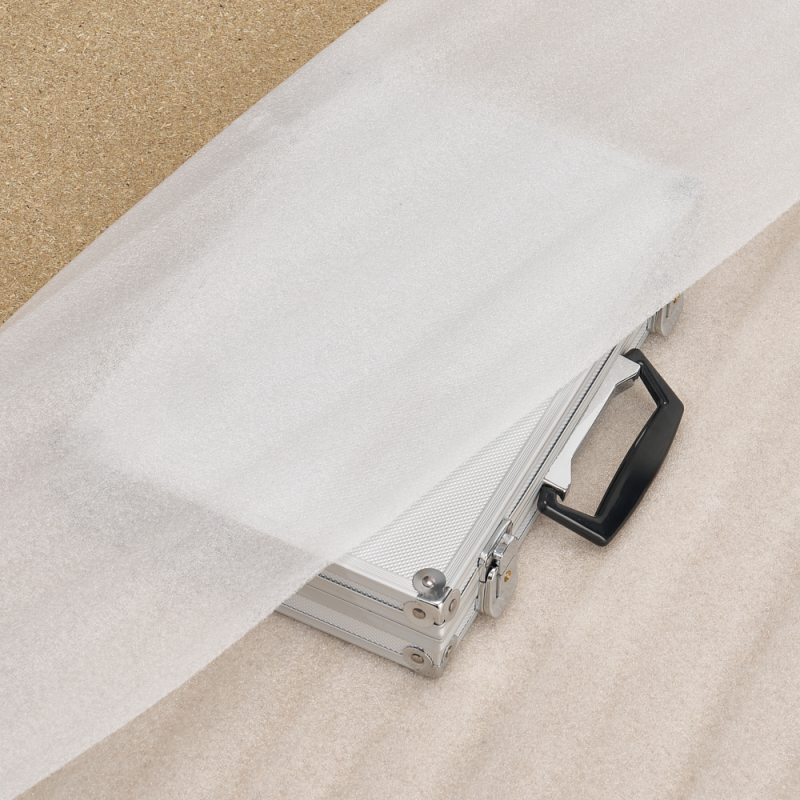 PE-Schaumbogen 3 mm, 80 x 120 cm – Schutz einer silbernen Koffereinlage vor Beschädigungen und Kratzern