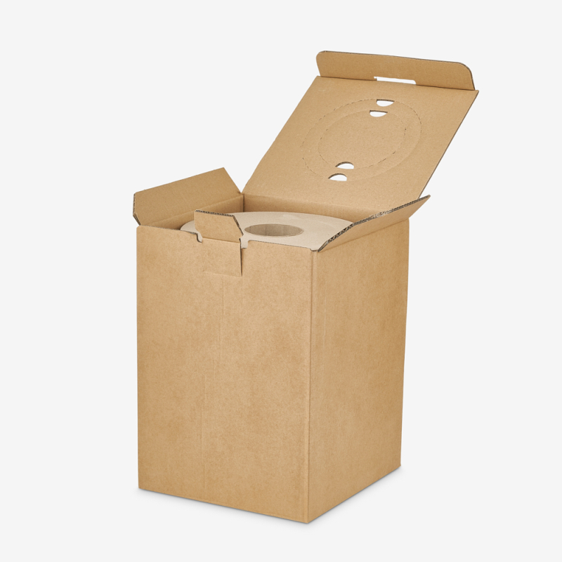 Geöffneter Karton mit Boxfill zeigt die eingelegte Rolle Verpackungspapier.