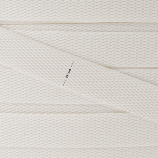 Nahaufnahme der Struktur des 19-mm-Polypropylenbands zum Umreifen von Ladungen.