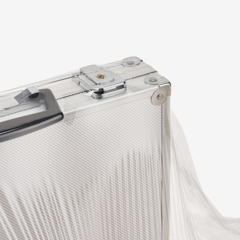 ransparente Stretchfolie ohne Kernhülse, Auf das Produkt aufgezogen – reißt nicht beim Dehnen.