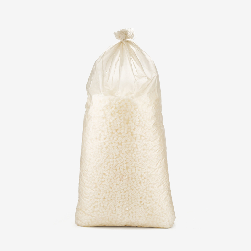 200-Liter-Sack gefüllt mit weißem, umweltfreundlichem Skropak in Sternchenform.
