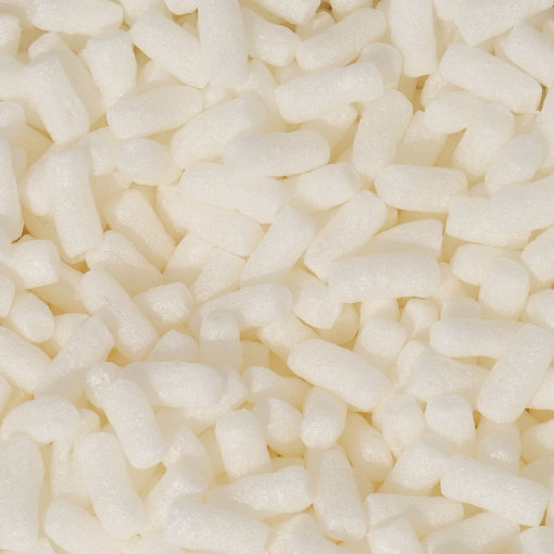 Nahaufnahme von weißem Skropak in Zylinderform - umweltfreundliches Füllmaterial für Kartons.