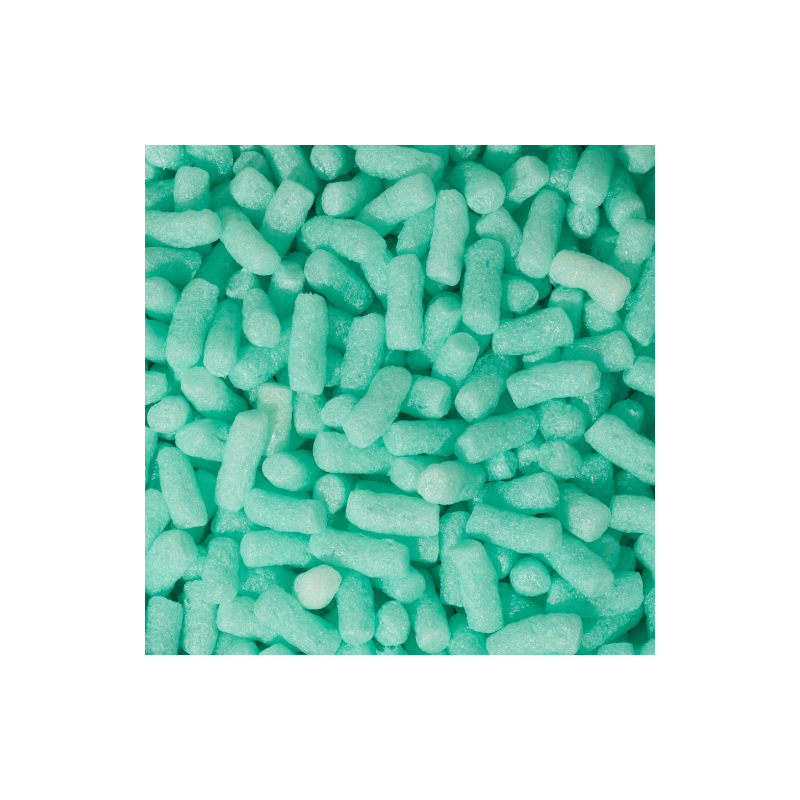 Nahaufnahme von grünem Skropak in Zylinderform - umweltfreundliches Füllmaterial für Kartons.