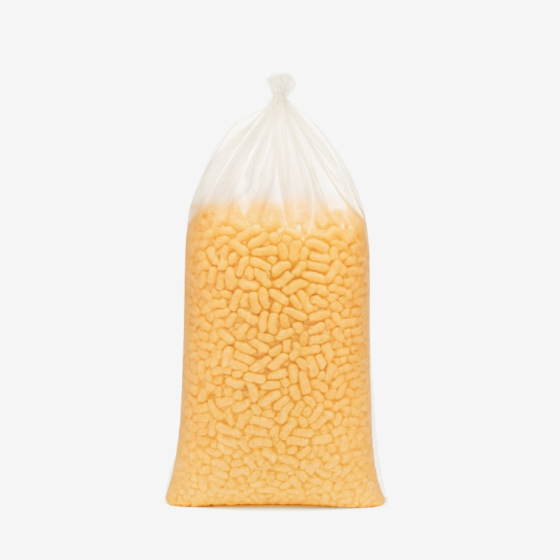 200-Liter-Sack gefüllt mit orangem, umweltfreundlichem Skropak in Zylinderform.