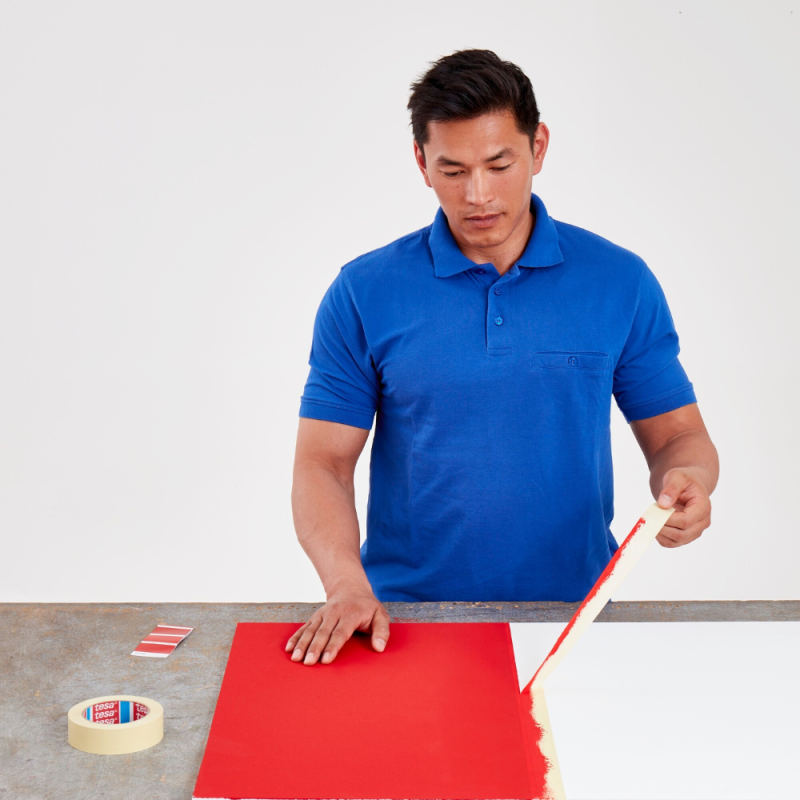 Überprüfung der Haftung des Abdeckbands tesa® 4323 - Bereitschaft der Oberfläche zum Streichen.