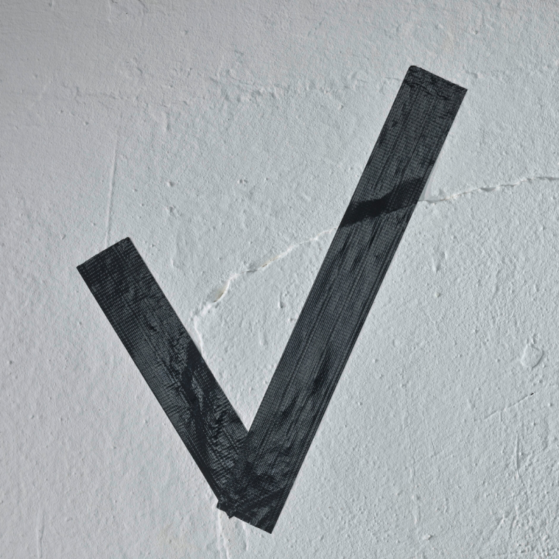 TESA® 4615 Reparaturband Duct Tape Schwarz - haftet hervorragend auf Beton.