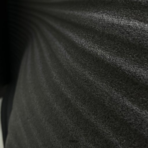 Gerolltes schwarzes Dehnfugenband 5 mm – Nahaufnahme der Schaumstruktur