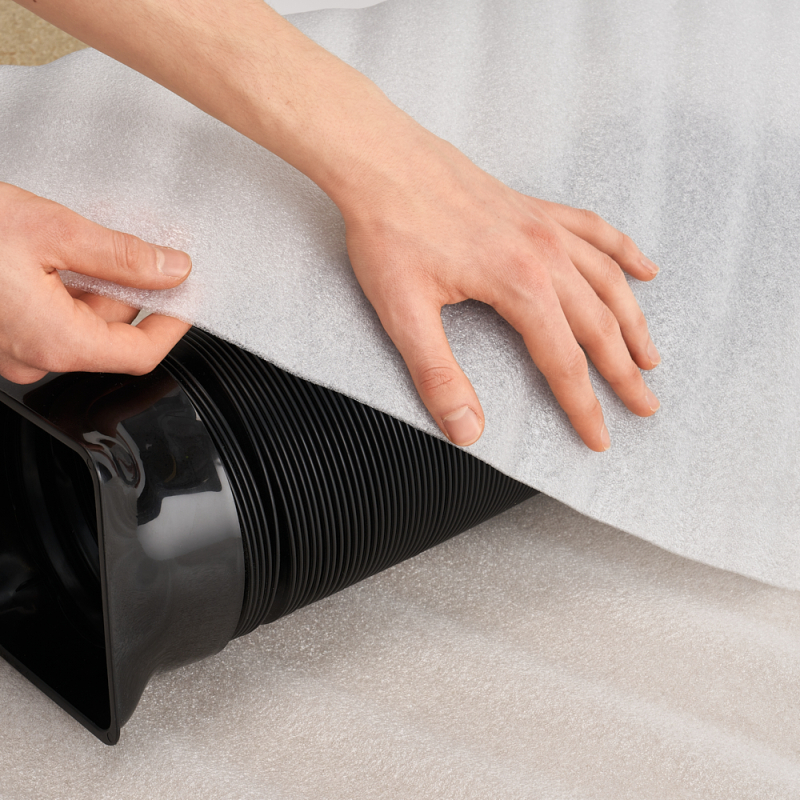 Polyethylenschaum 8 mm im Einsatz – Objektiv mit Schaumstoff gesichert.