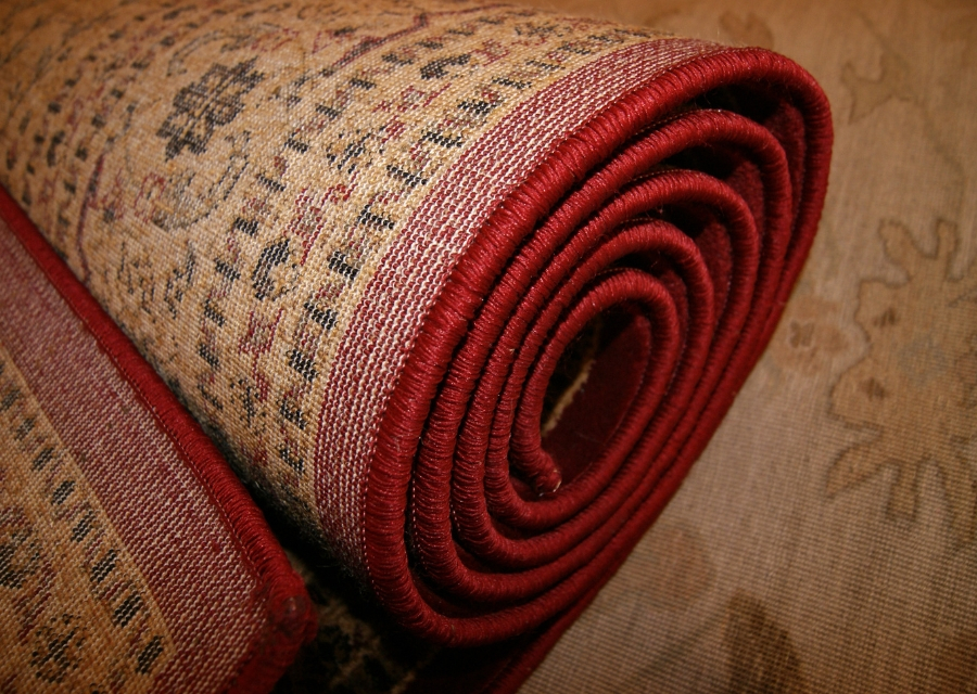 Wie verpackt man Teppiche richtig für den Versand und die Lagerung?