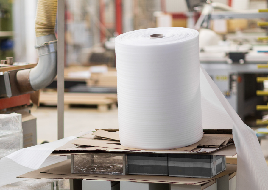 Polyethylenschaum (PE-Schaumstoff) – Eigenschaften, die das Produkt beim Transport schützen